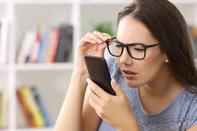 Ko‘zlarni smartfonning zararli nuridan himoya qilish uchun nima qilish kerak?